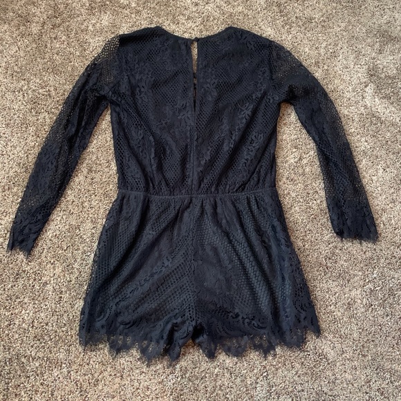 Long Sleeve Lace Romper - Picture 4 of 4